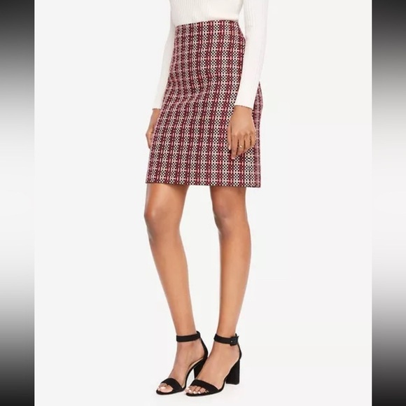 Ann Taylor Dresses & Skirts - Ann Taylor Black & Pink Grid Jacquard Skirt